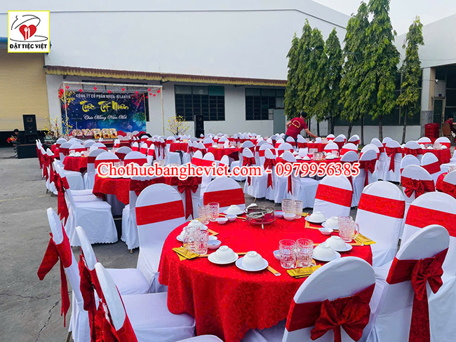 cho thuê bàn ghế màu đỏ cho thuê bàn ghế màu đỏ