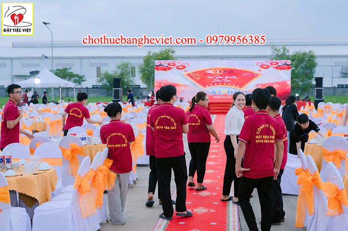 cho thuê bàn ghế Bình Dương