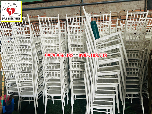 Cho thuê bàn ghế Việt