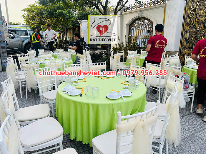Cho thuê bàn ghế Việt