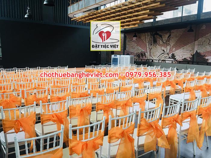 Cho thuê bàn ghế Việt