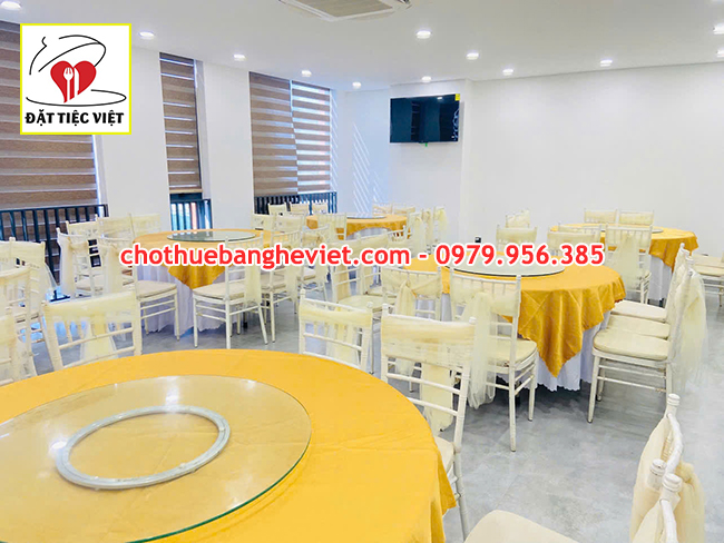 cho thuê bàn ghế ở Đông Hòa